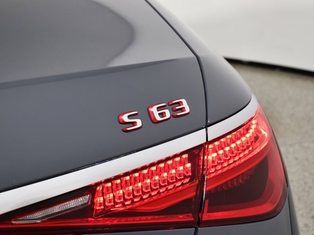 New 2026 MANUFAKTUR Silicon Grey Mercedes-Benz S 63 E AMG® image 72
