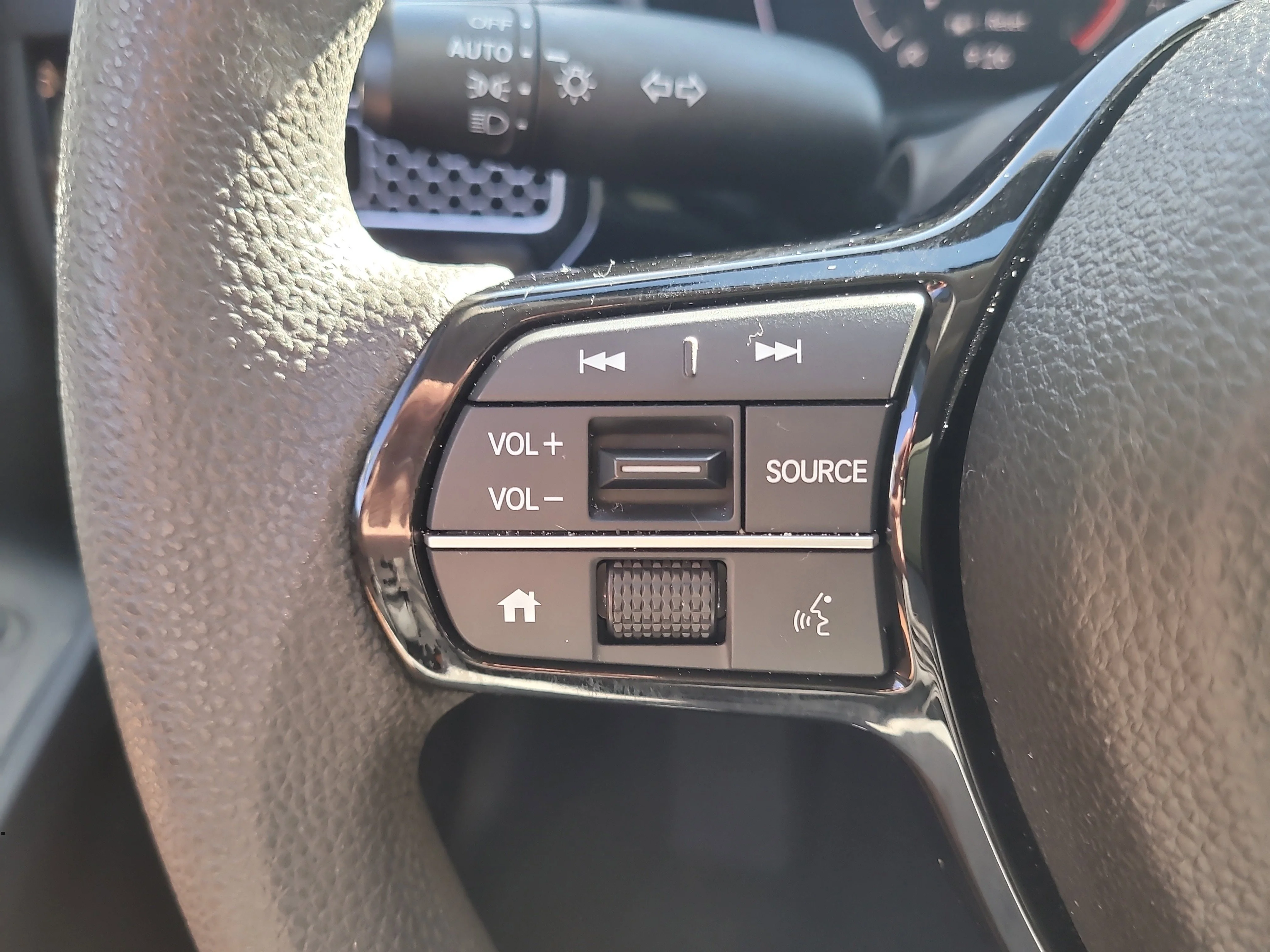 Used 2023 Meteorite Gray Metallic Honda LX image 25