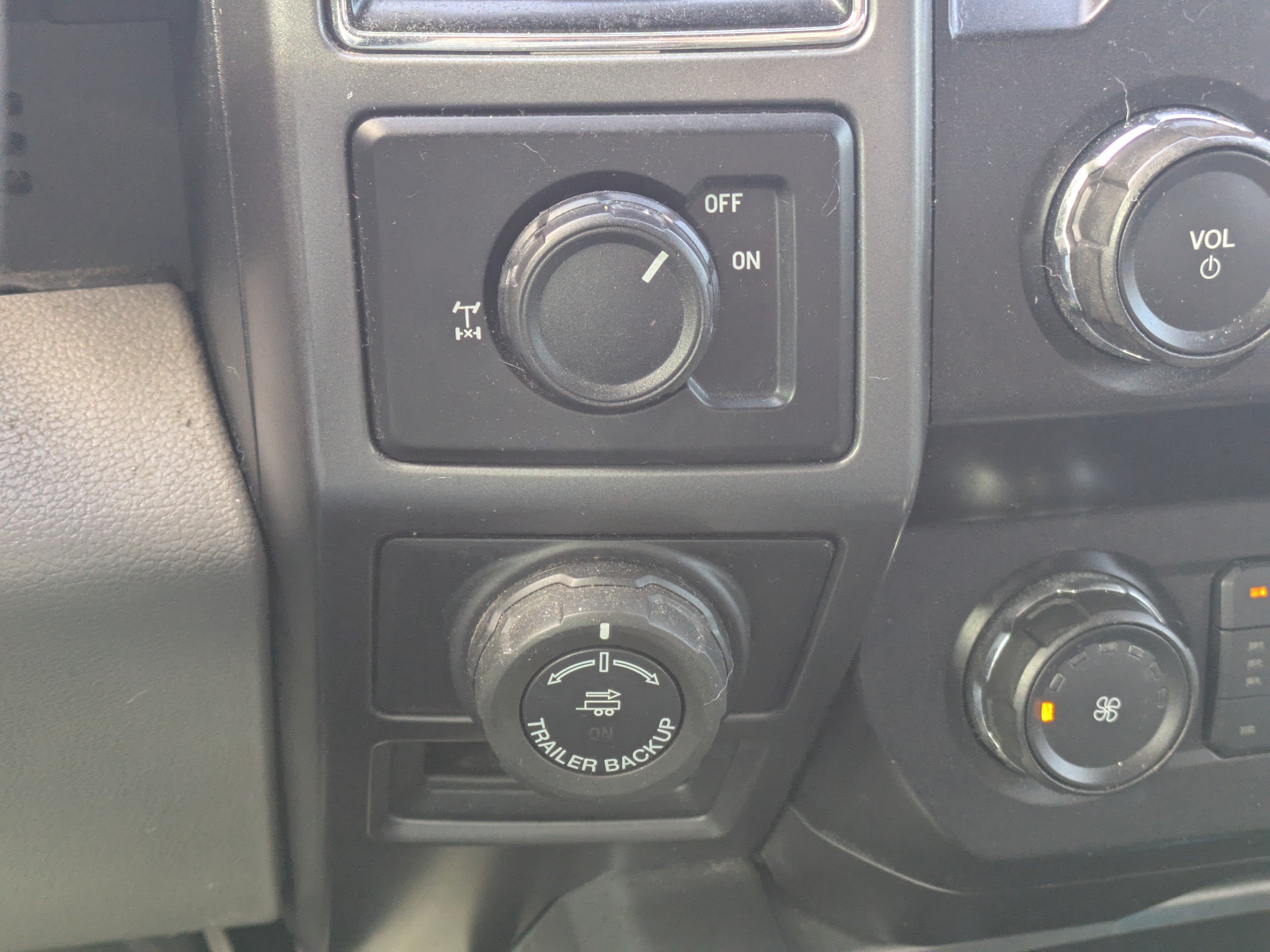 Used 2019 Blue Jeans Metallic Ford XLT image 27