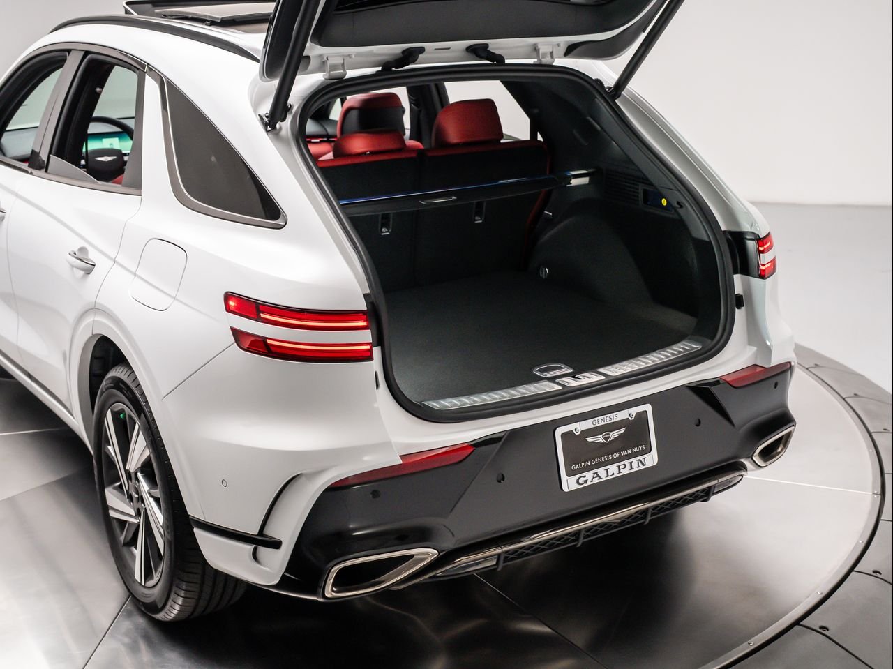 2026 GENESIS GV70 Sport Advanced - Photo 10