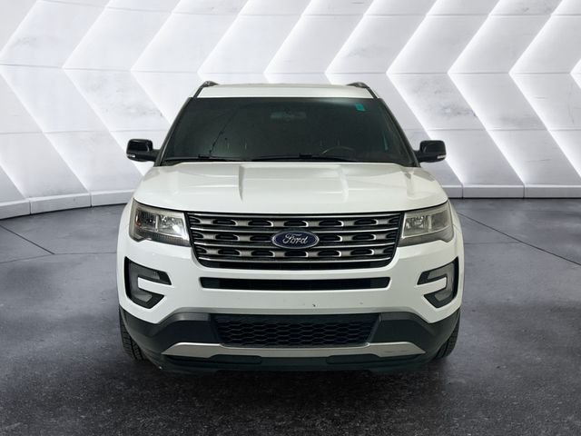 Used 2016 White Ford XLT image 2