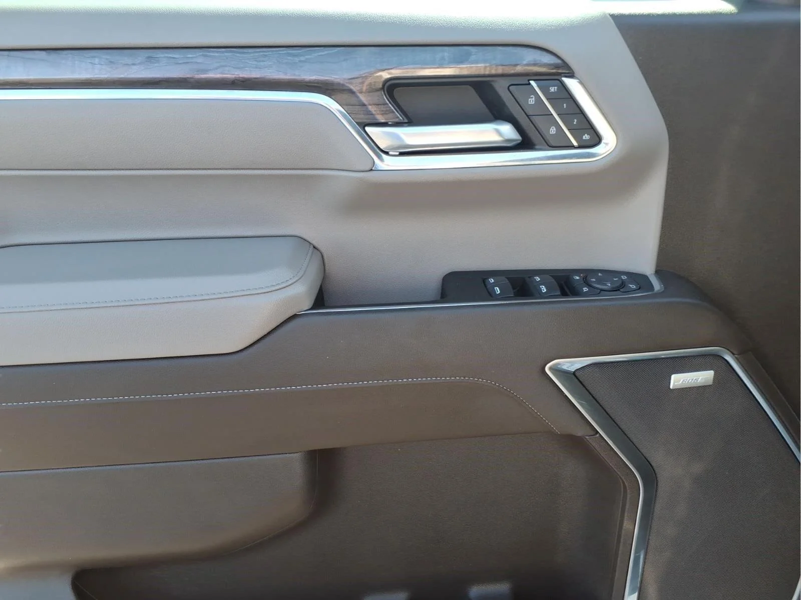 Used 2024 Iridescent Pearl Tricoat Chevrolet LTZ image 18