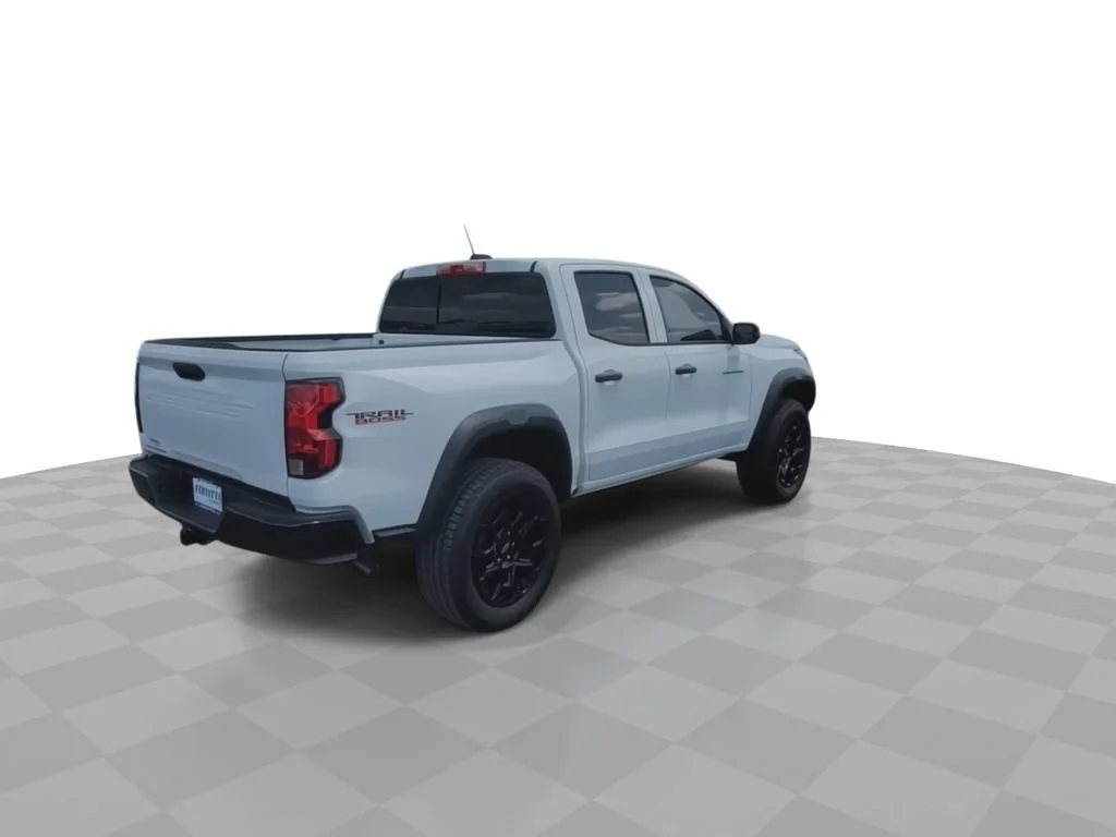 New 2026 Summit White Chevrolet Trail Boss image 8