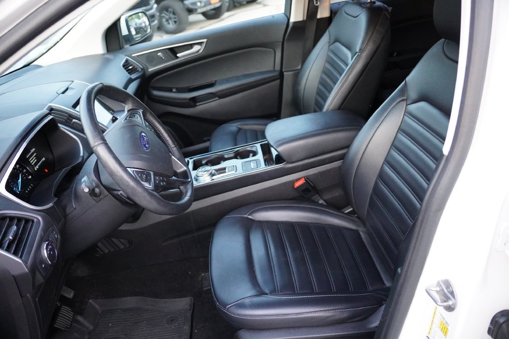 Certified Used 2019 White Platinum Metallic Tri-Coat Ford SEL image 4