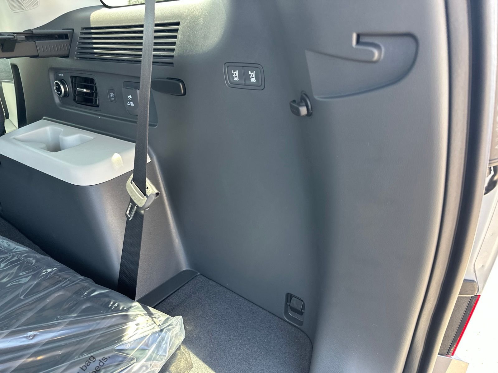 New 2027 Silver Hyundai Calligraphy AWD image 31