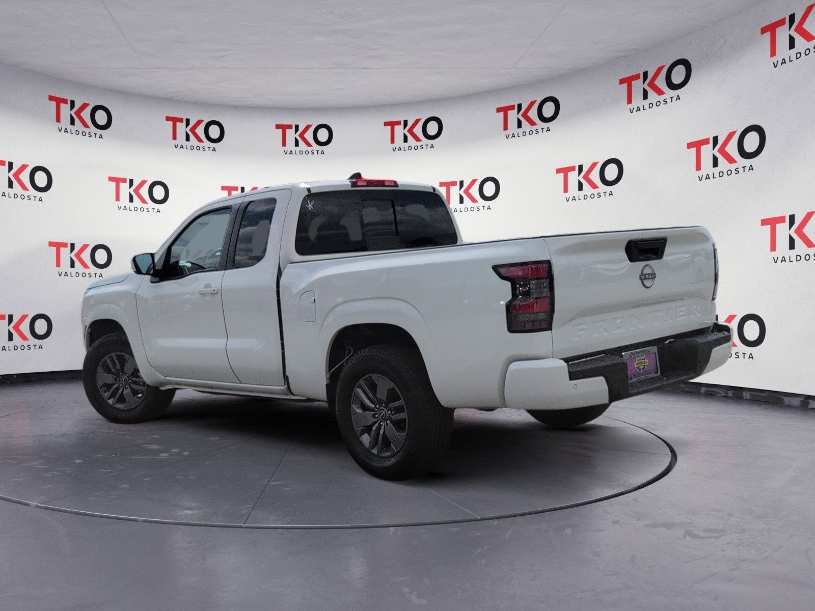 Used 2025 Glacier White Nissan S image 9