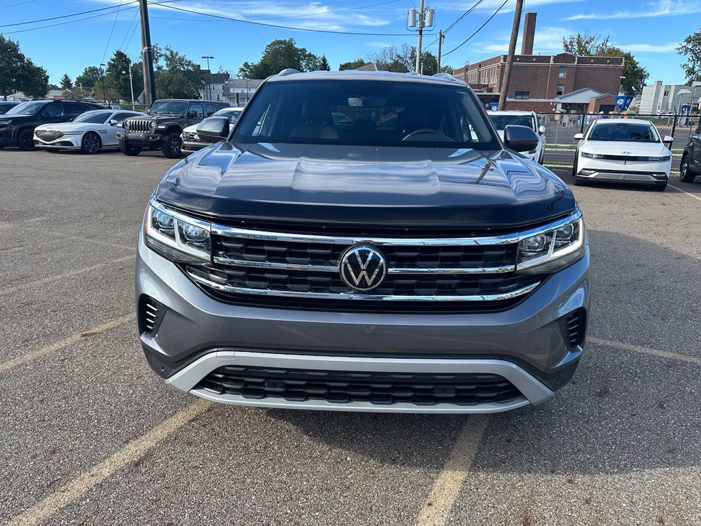 Certified Used 2023  Volkswagen 2.0T SE w/Technology image 2