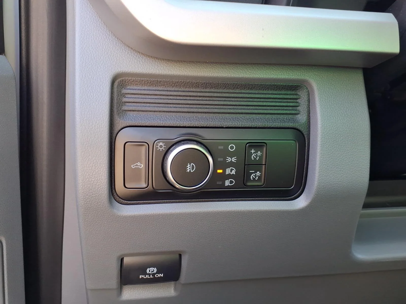 New 2026 Oxford White FORD F-350® XL image 10
