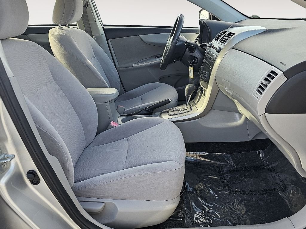 Used 2011 Classic Silver Metallic Toyota LE image 22