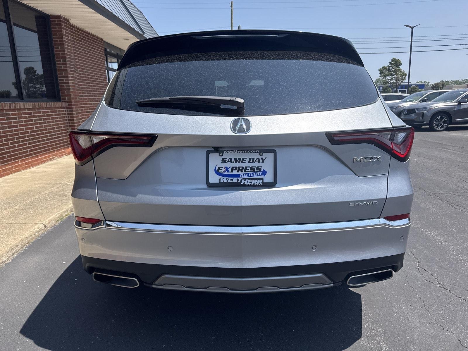 Used 2026 Solar Silver Metallic Acura SH-AWD w/Tech image 5