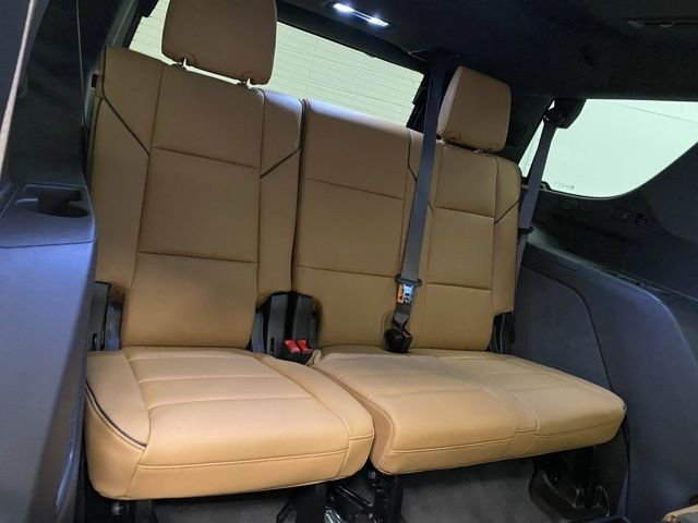 Used 2025  Cadillac Premium Luxury image 23