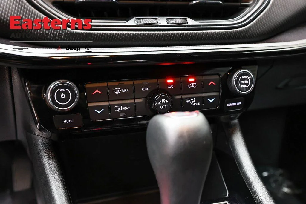 Certified Used 2023 White Jeep Latitude image 21