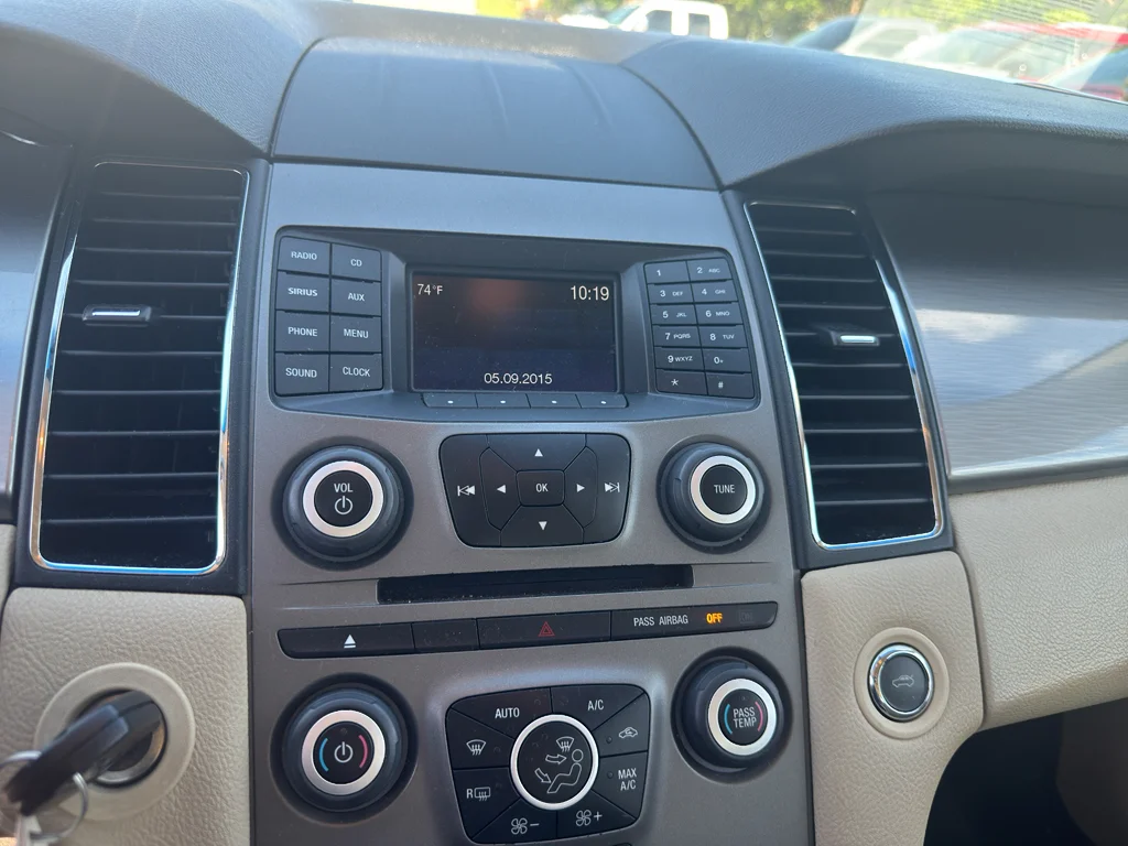 Used 2015 White Ford SEL image 7