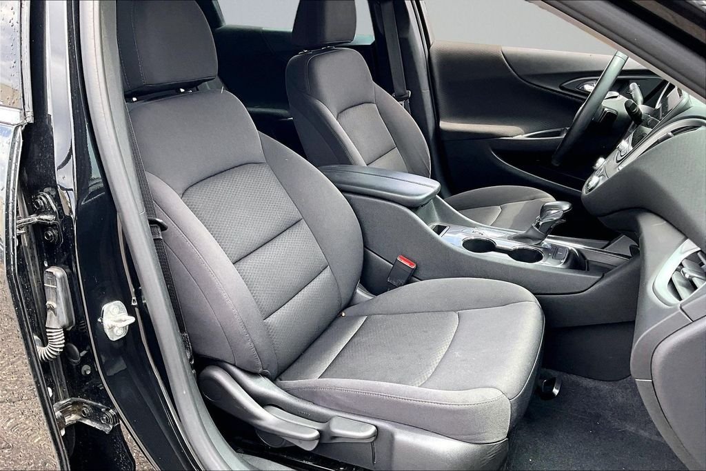Used 2022 Black Chevrolet LT image 7