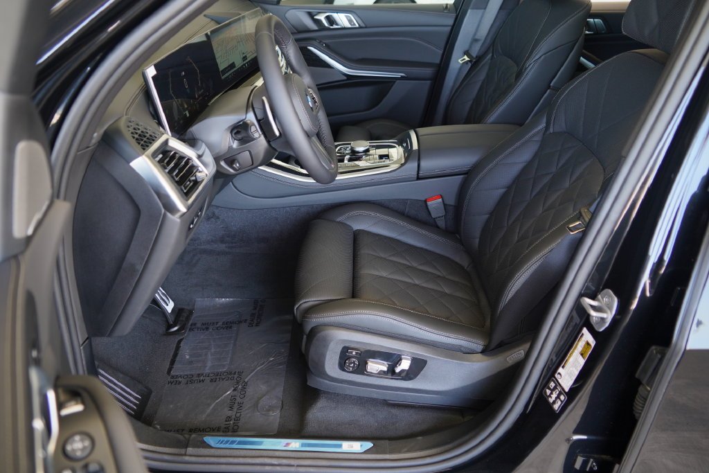 New 2026 Black Sapphire Metallic BMW xDrive40i image 13