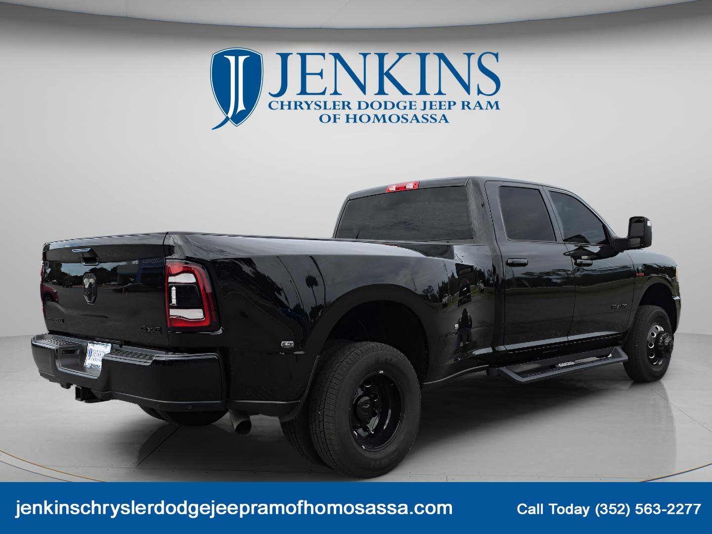 Used 2024 Diamond Black Crystal Pearlcoat Ram Big Horn image 3