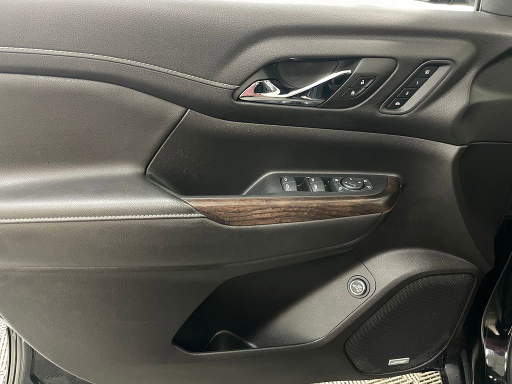 2023 GMC Acadia Denali - Photo 28
