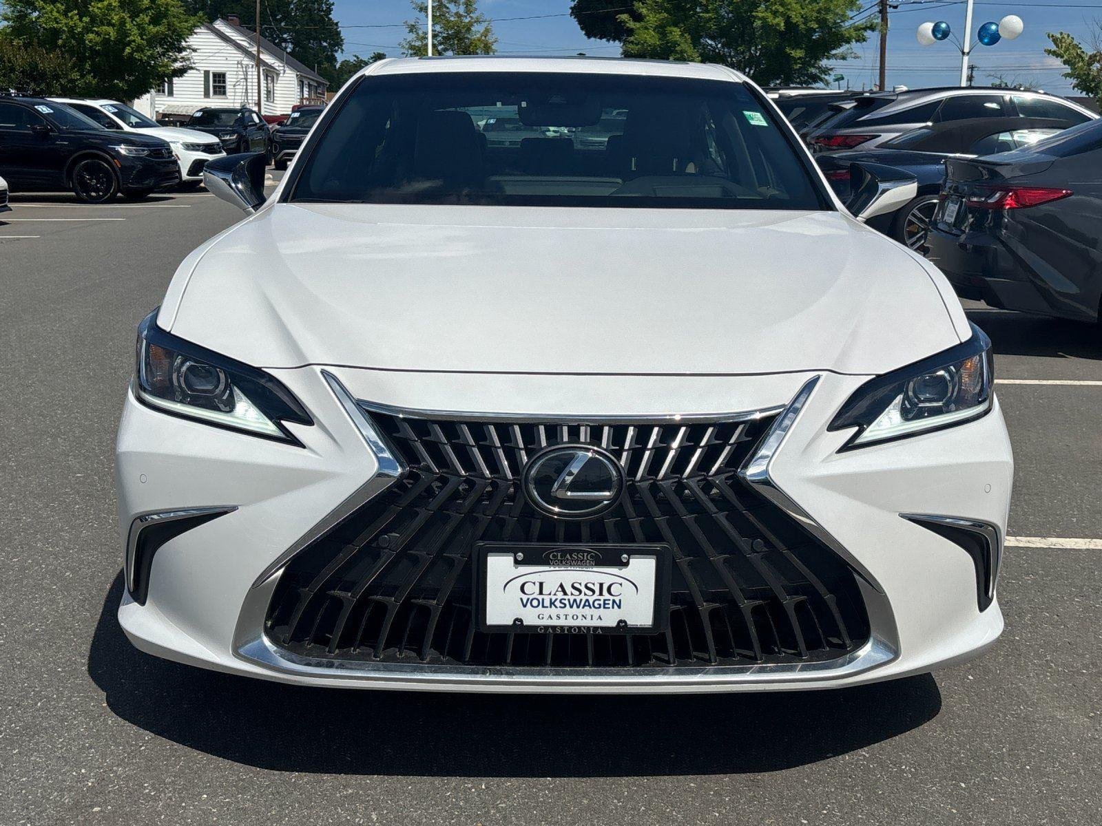 Used 2024 Eminent White Pearl Lexus ES 350 image 8