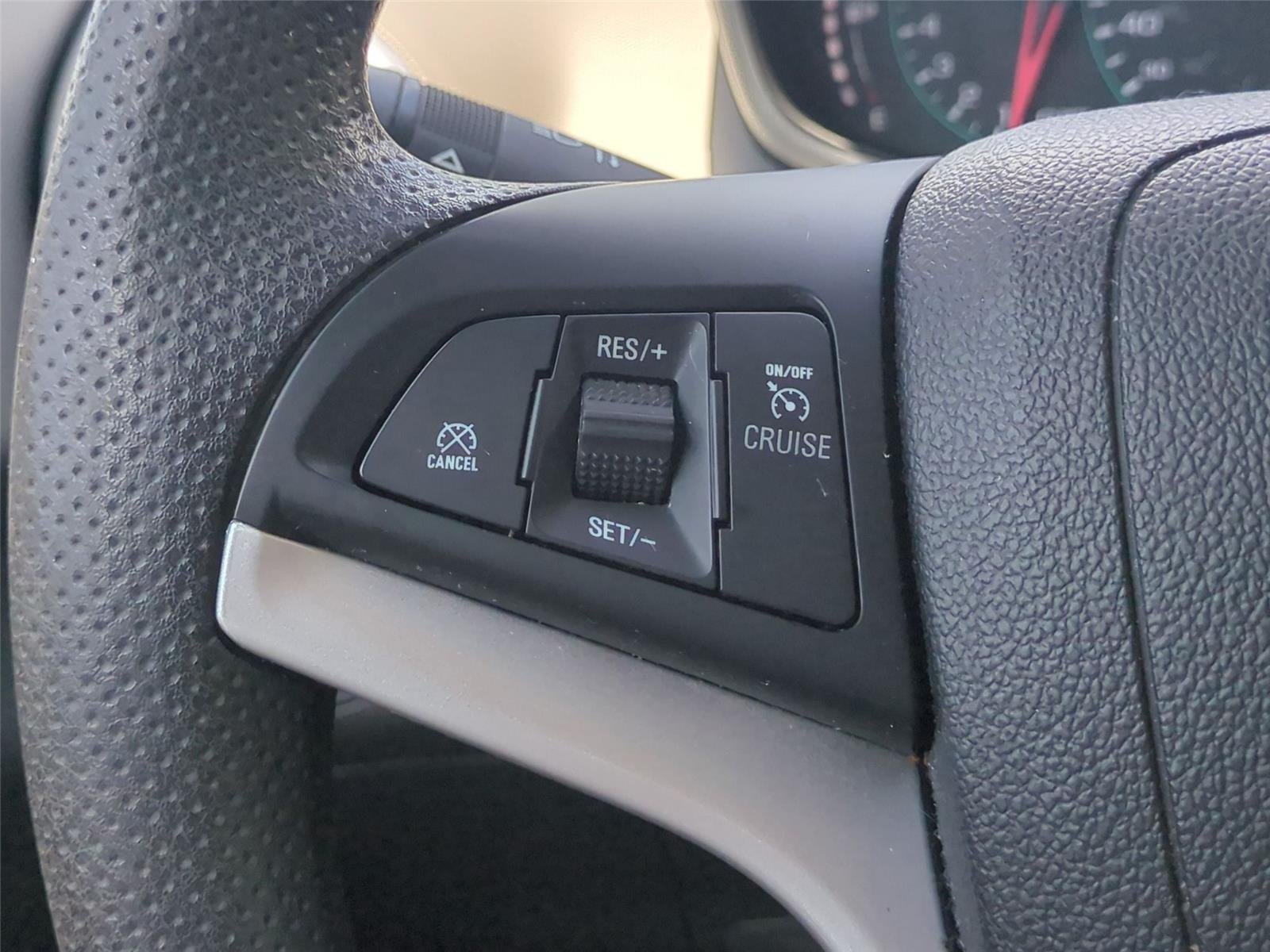 Used 2018 Summit White Chevrolet LT image 20