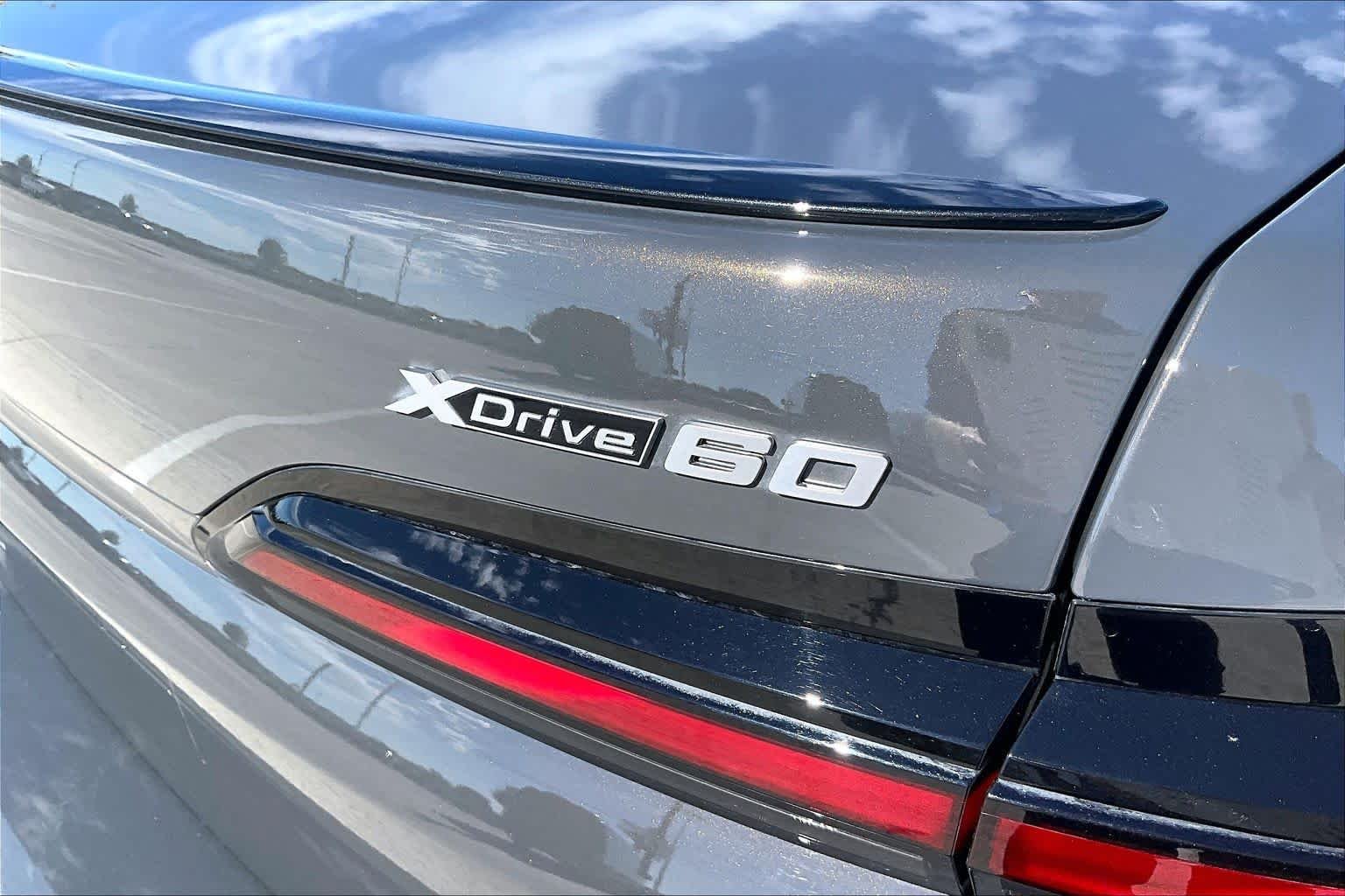 Used 2023 Individual Dravit Grey Metallic BMW xDrive60 image 9