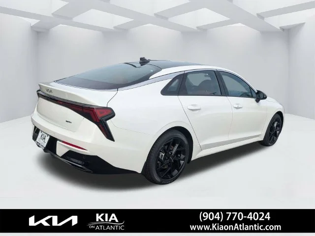 New 2027 Snow White Pearl Kia GT-Line image 4