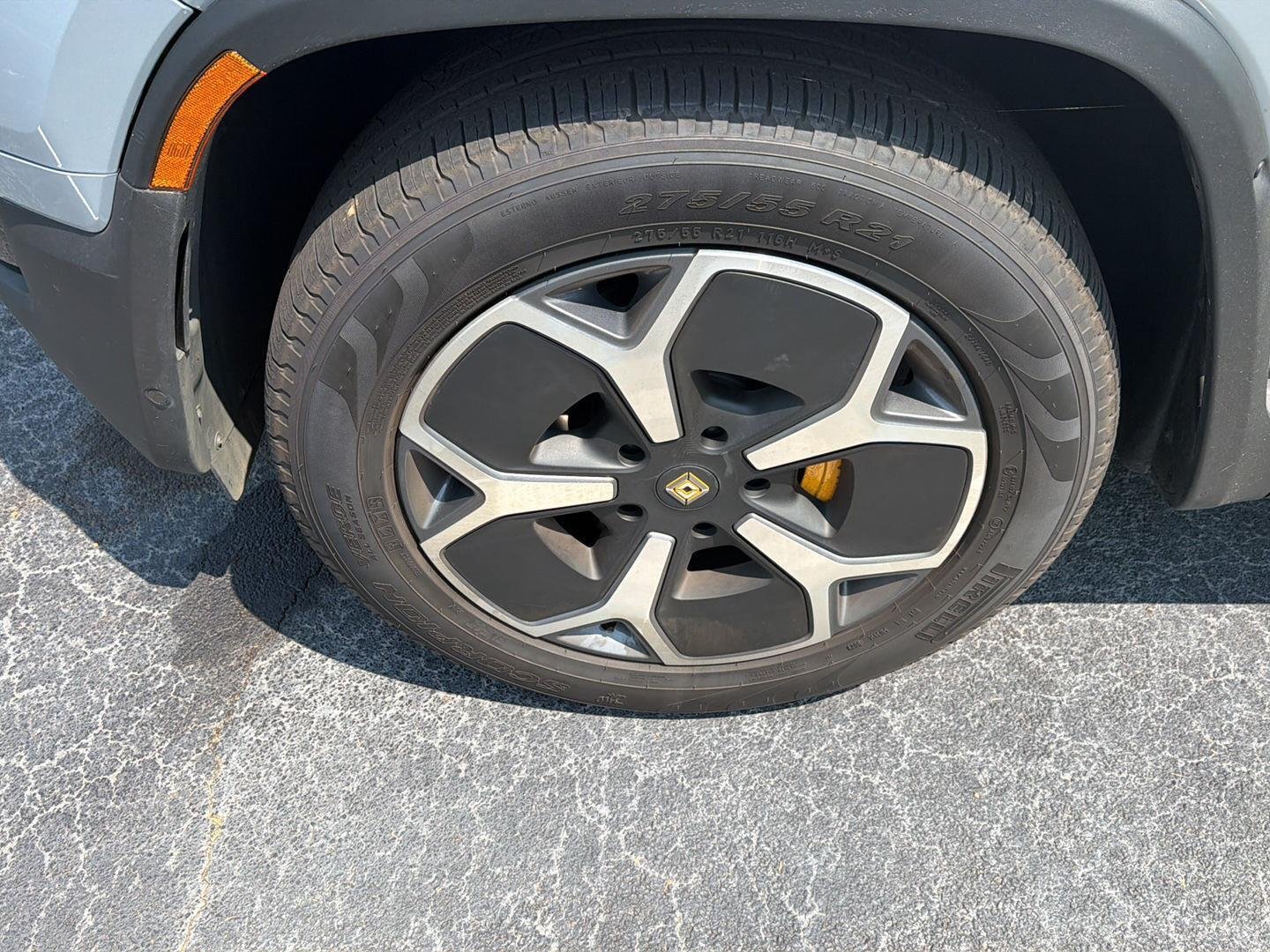 Used 2024 LA Silver Rivian Adventure image 7
