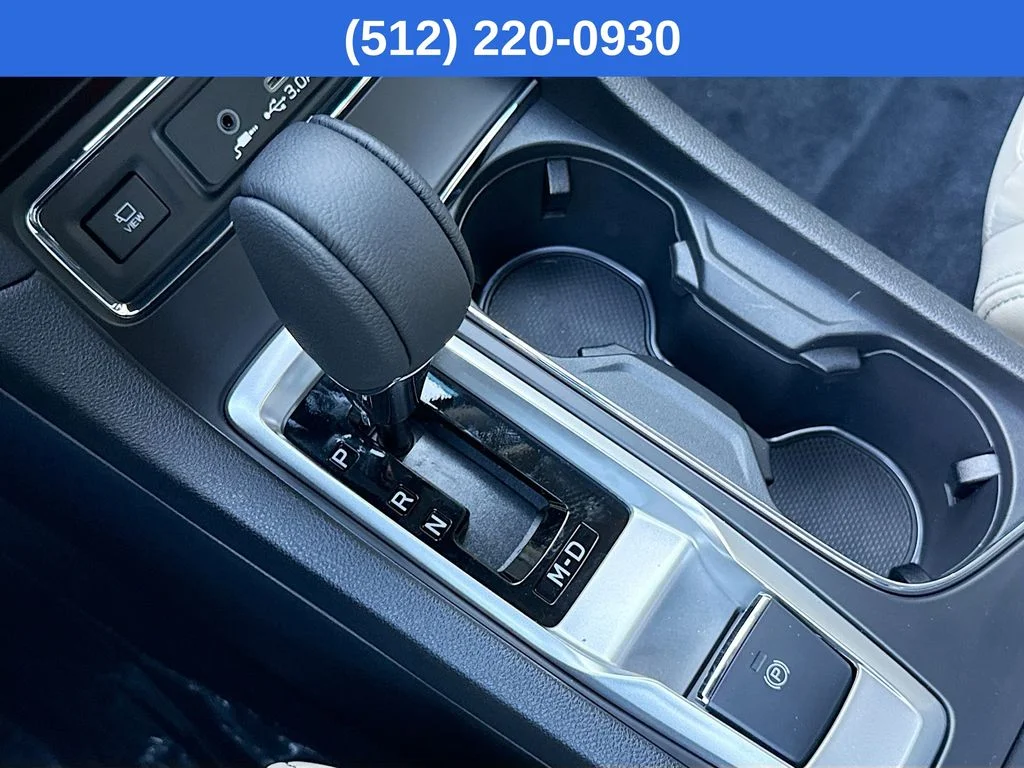 New 2026 CRYSTAL WHITE PEARL Subaru Limited 8-Passenger image 21