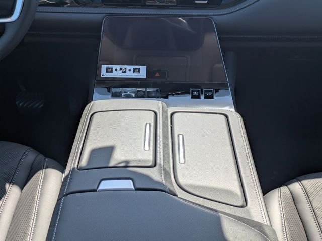 New 2026 RADIANT WHITE INFINITI Luxe 2WD image 20