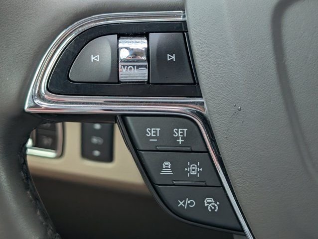 Used 2024 Blue Lincoln Reserve image 25
