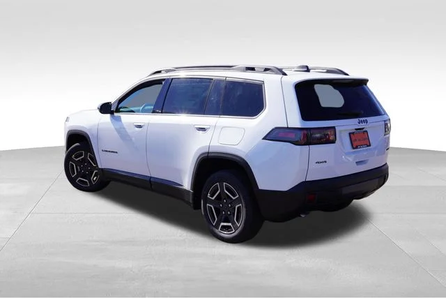 New 2026 White/off-white Jeep Laredo image 5