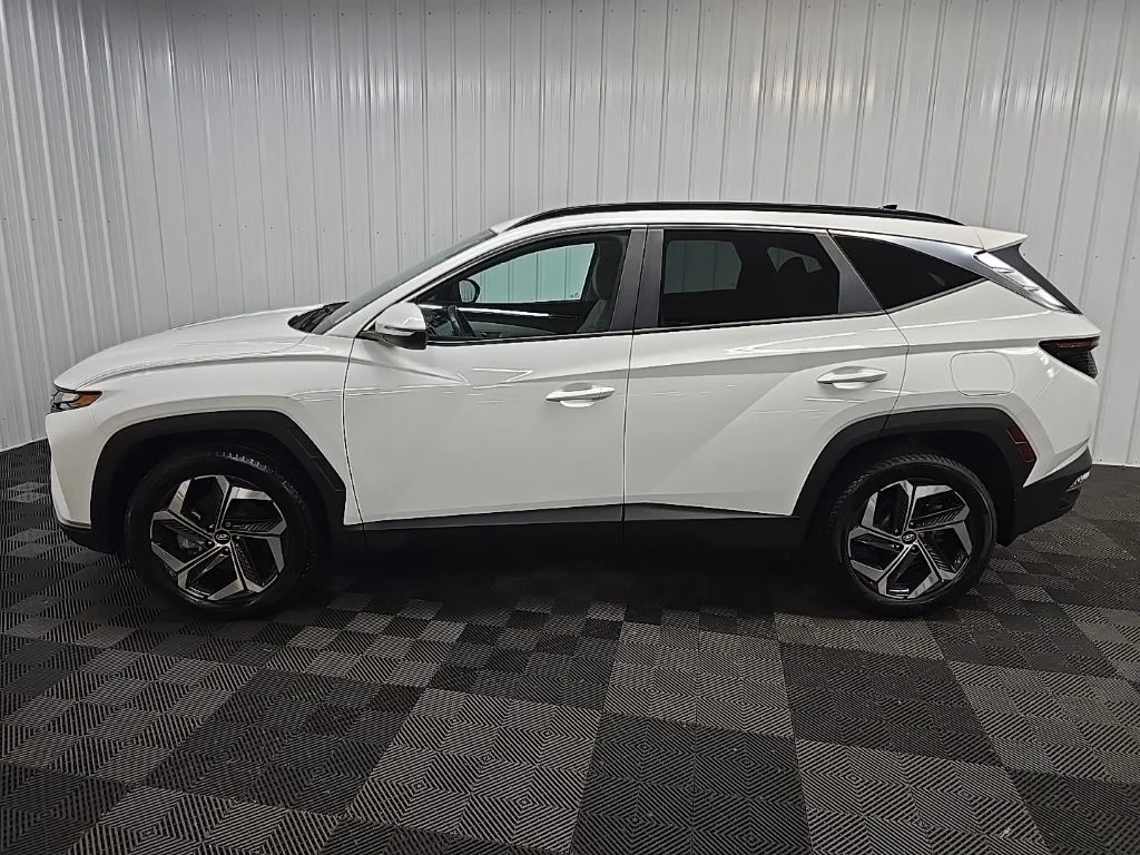 Used 2023 White Pearl Hyundai SEL image 5