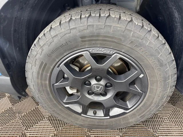 Used 2025 Blue Honda TrailSport image 30