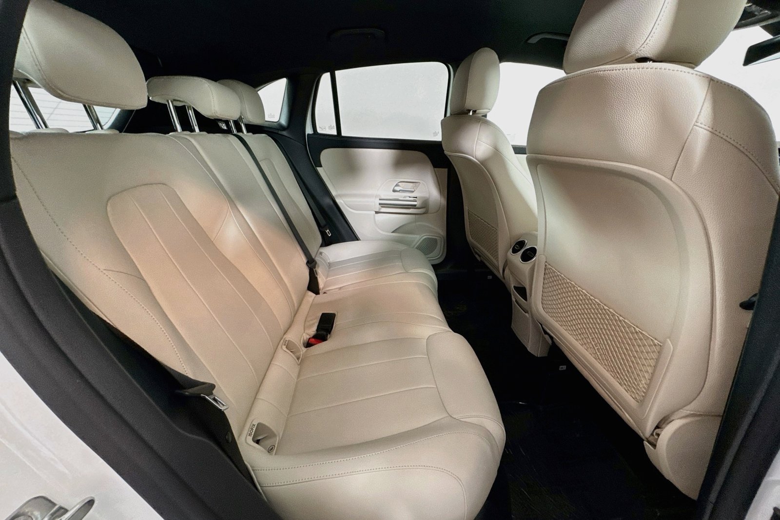 Used 2026 Polar White Mercedes-Benz GLA 250 image 24