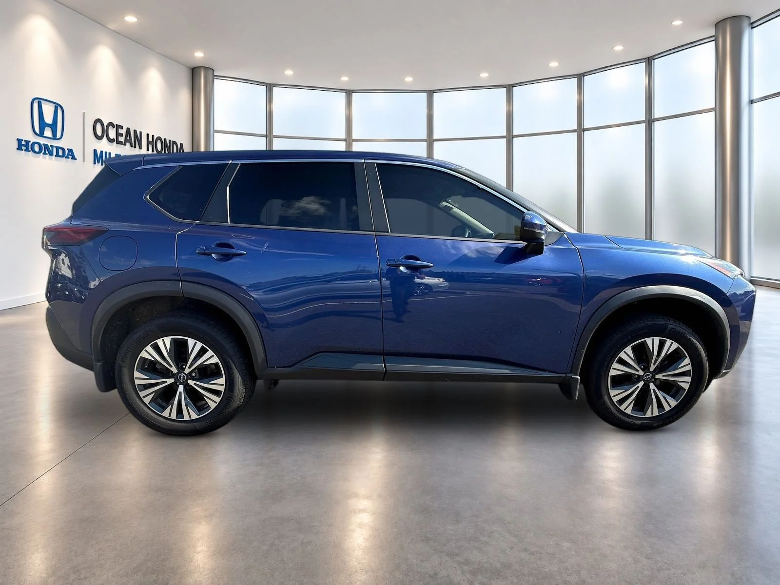 Used 2023 Caspian Blue Metallic Nissan SV image 4