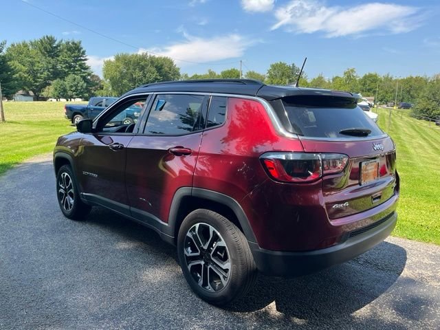 Used 2022 Velvet Jeep Limited image 5