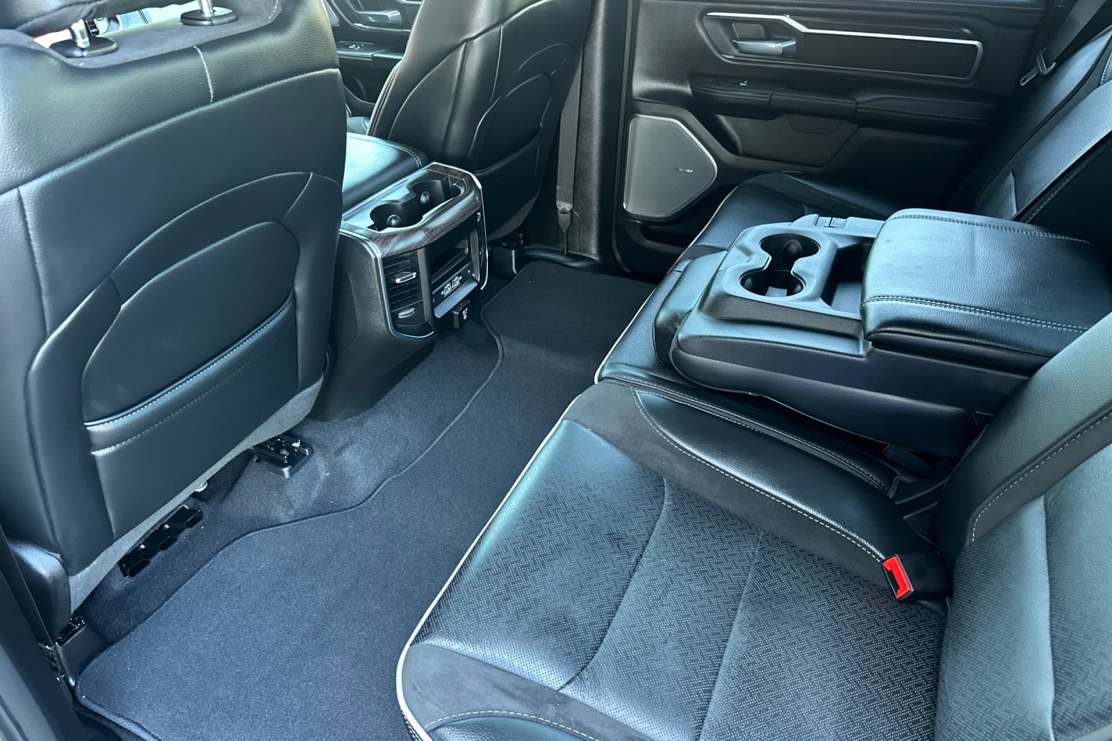 2026 RAM 1500 Laramie - Photo 12