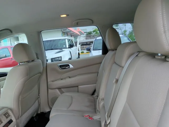 Used 2019 White Nissan SV image 15