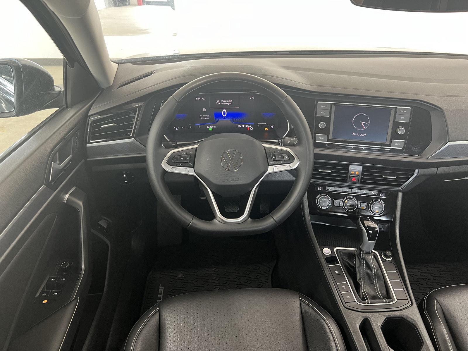 Used 2024 Platinum Gray Metallic Volkswagen SE image 27