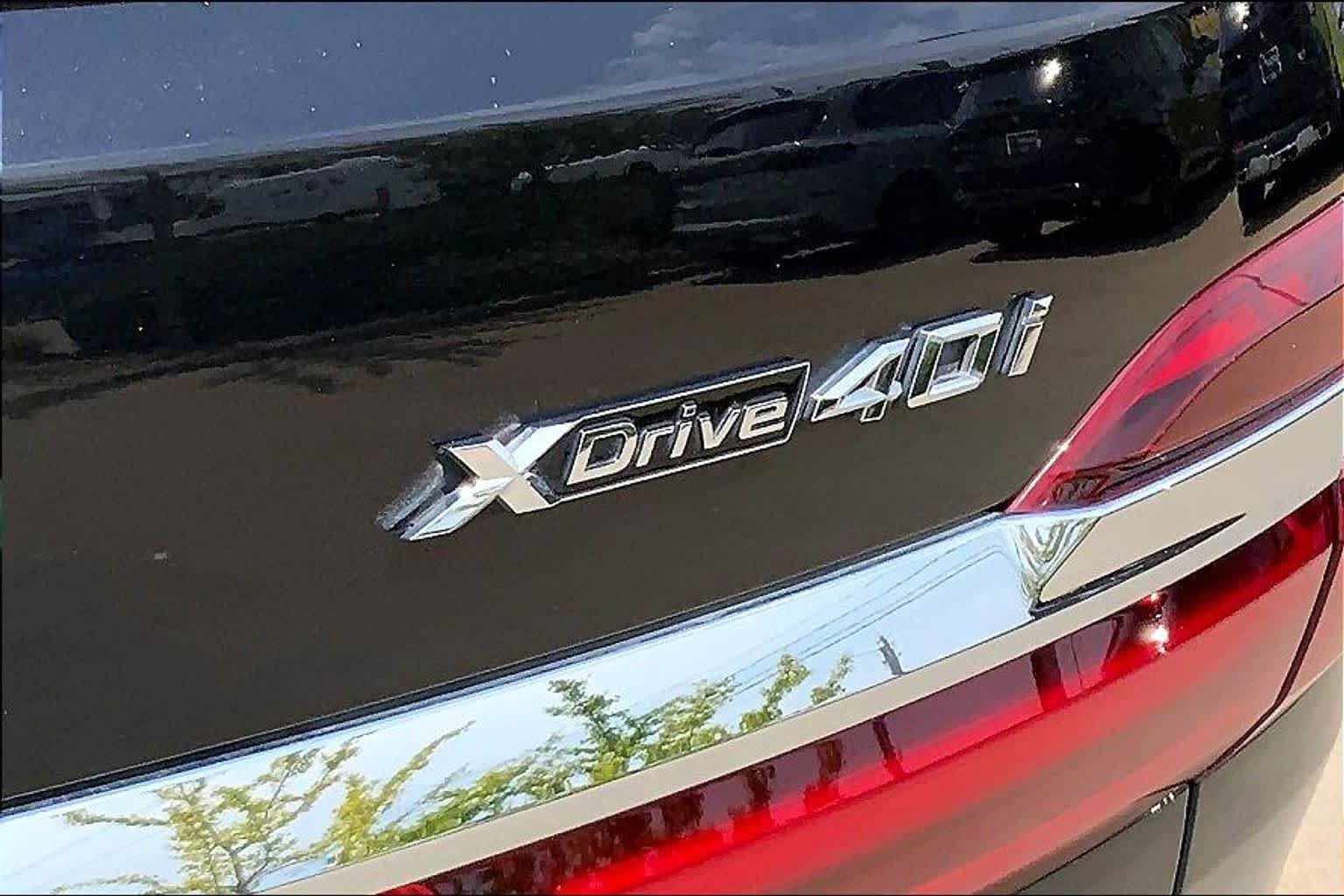 Used 2020 Black Sapphire Metallic BMW xDrive40i image 9