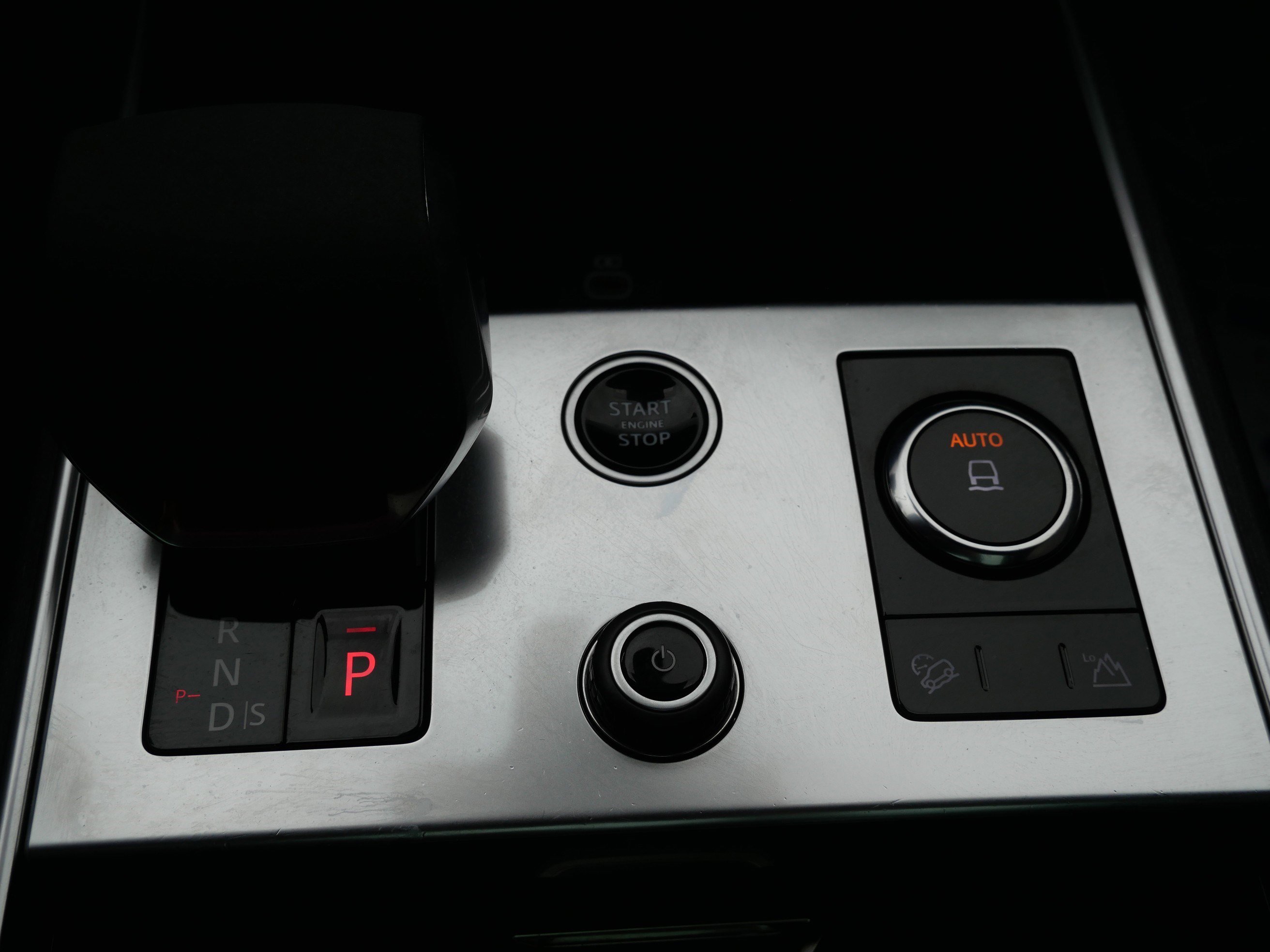 Used 2023 EIGER GREY Land Rover Autobiography image 21