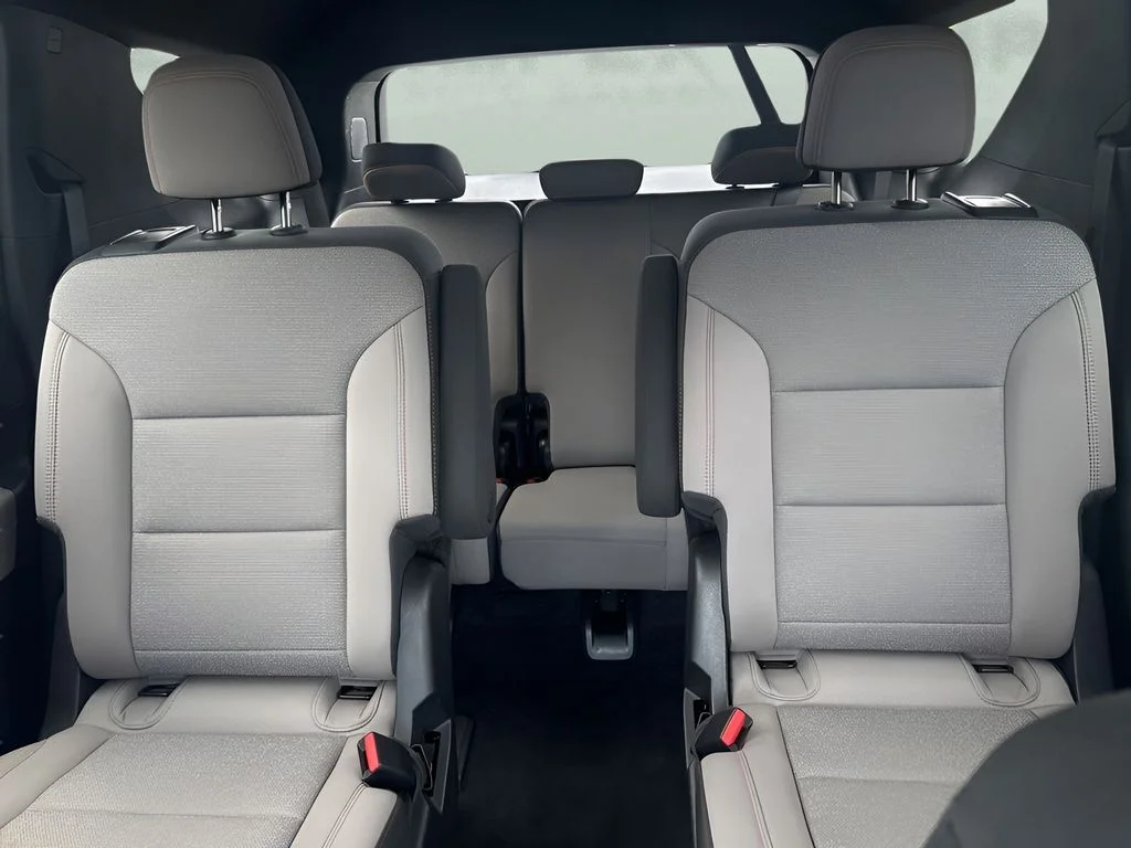 Used 2025 White Chevrolet LT image 11
