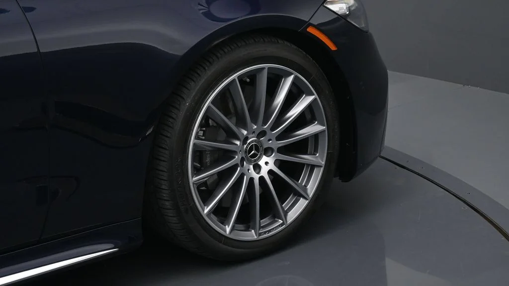 Used 2025 Blue Mercedes-Benz S 580 image 6