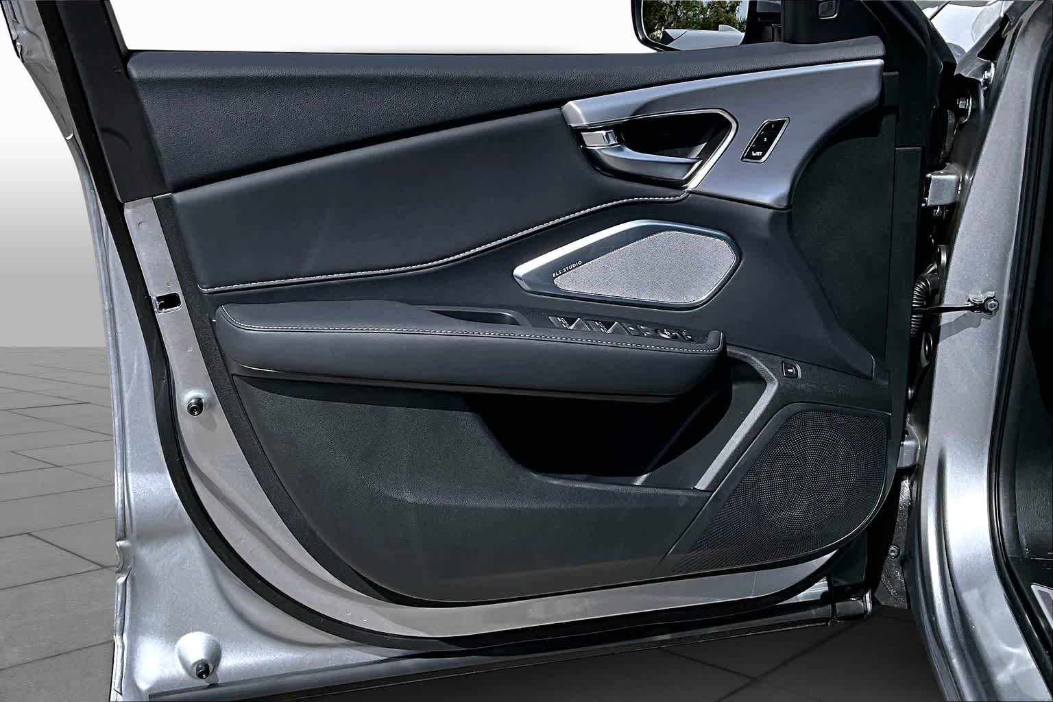 New 2026 Solar Silver Metallic Acura w/Technology Package image 10