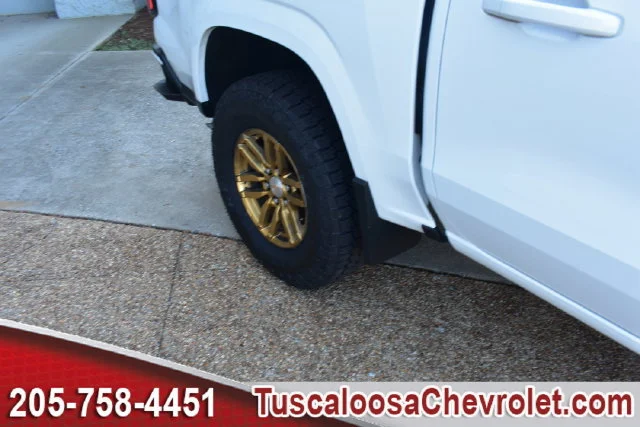 Used 2023 SUMMIT WHITE Chevrolet 4WD LT image 15