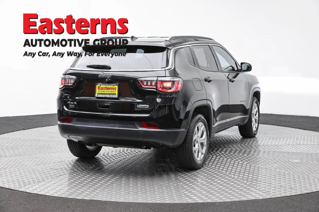 Used 2024 Black Jeep Latitude image 5