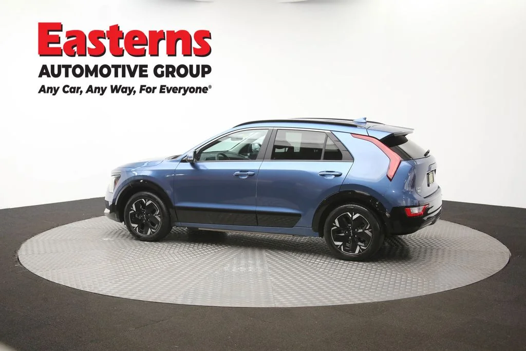 Used 2024 Blue Kia Wind image 63