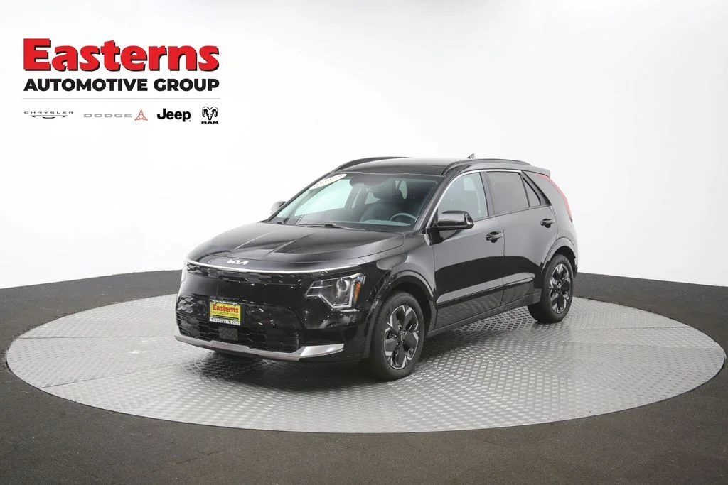 Used 2024 Black Kia Wind image 57