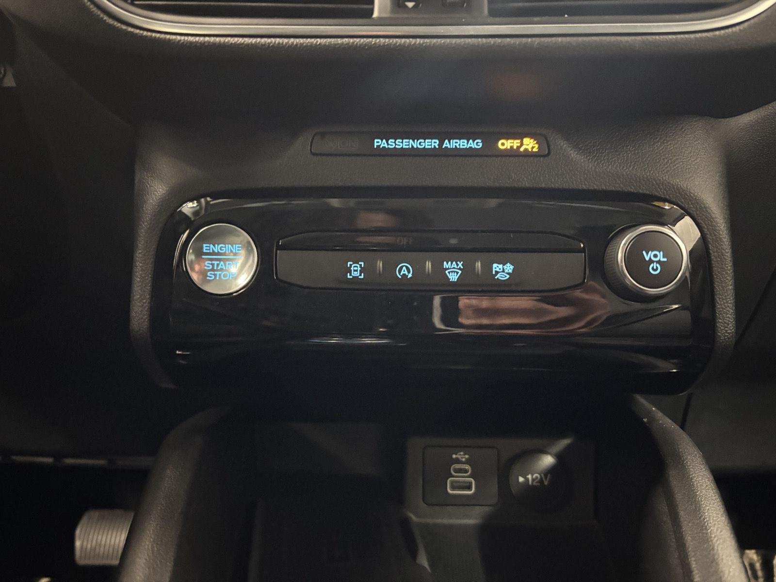 Used 2025 Carbonized Gray Metallic Ford Platinum image 21