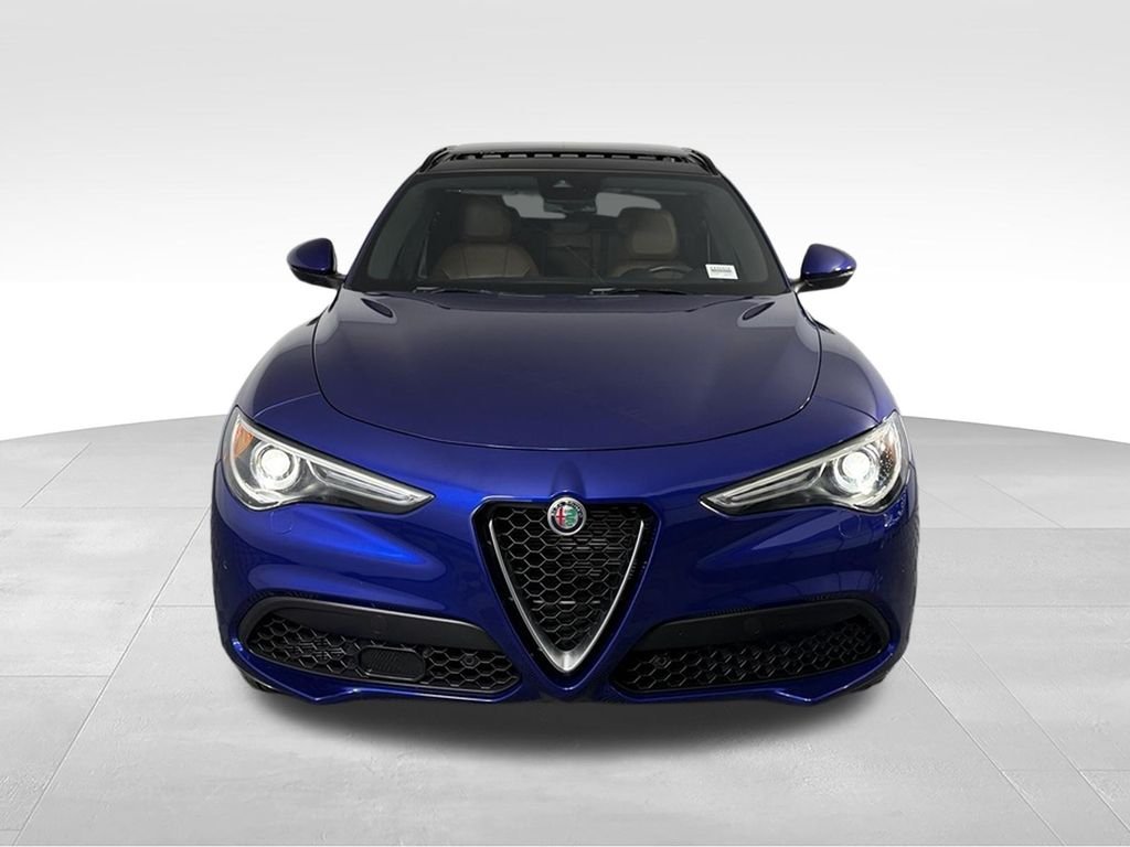 Used 2022 Blue Metallic Alfa Romeo Ti image 3