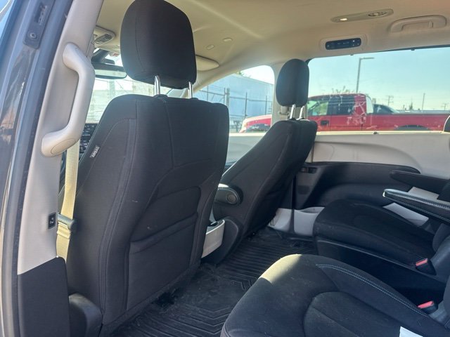 Used 2021 Gray Chrysler Touring image 9